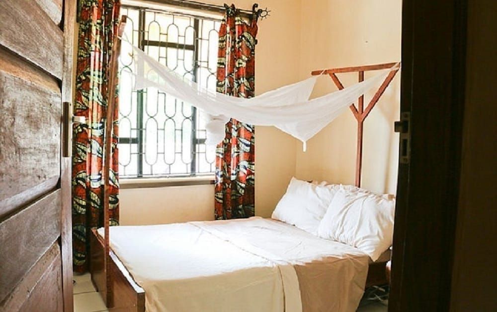 Worlds Collide Africa House 3