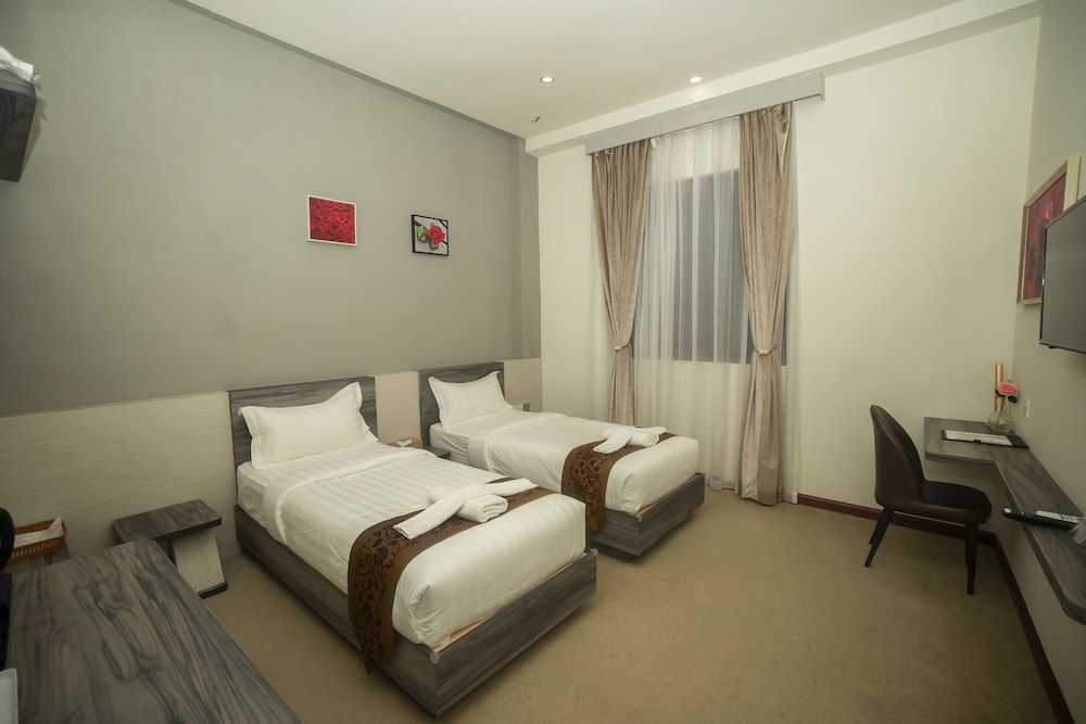 Green Rose Hotel 3
