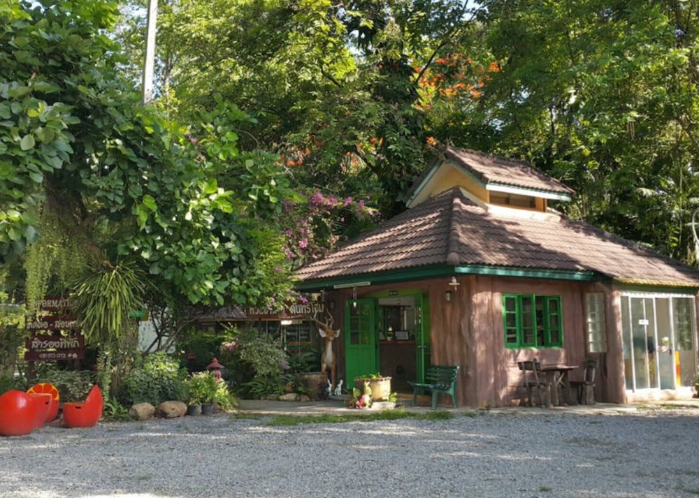 Huaykhakhaeng Country Home Resort