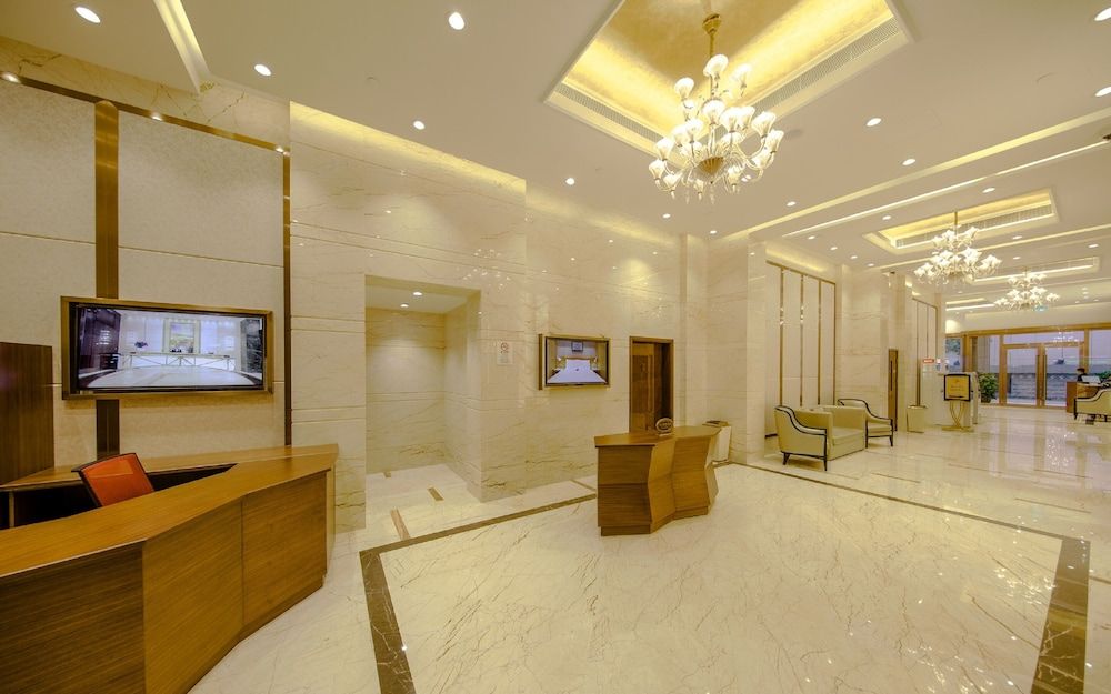 Royal Dragon Hotel 2