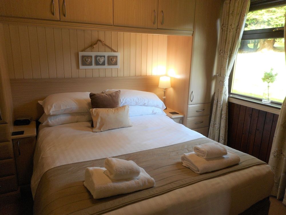 Birch Lodge 13 with Hot Tub 3