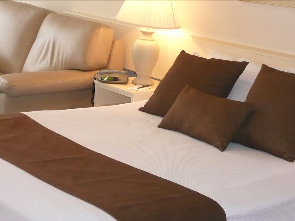 Frankston International 3