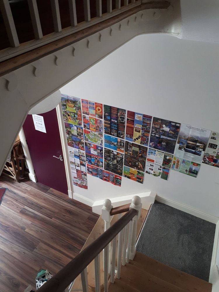 Ty Glyndwr Bunkhouse Bar and Cafe 3