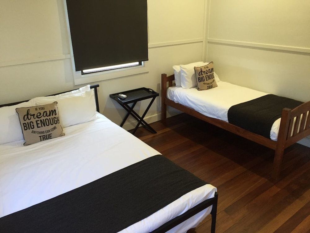 Gin Gin Budget Accommodation 2