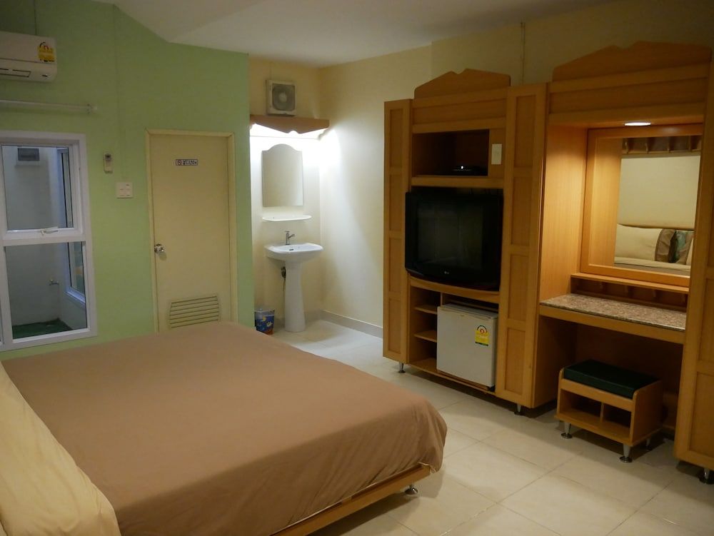 Ploy Resort Nangrong 3