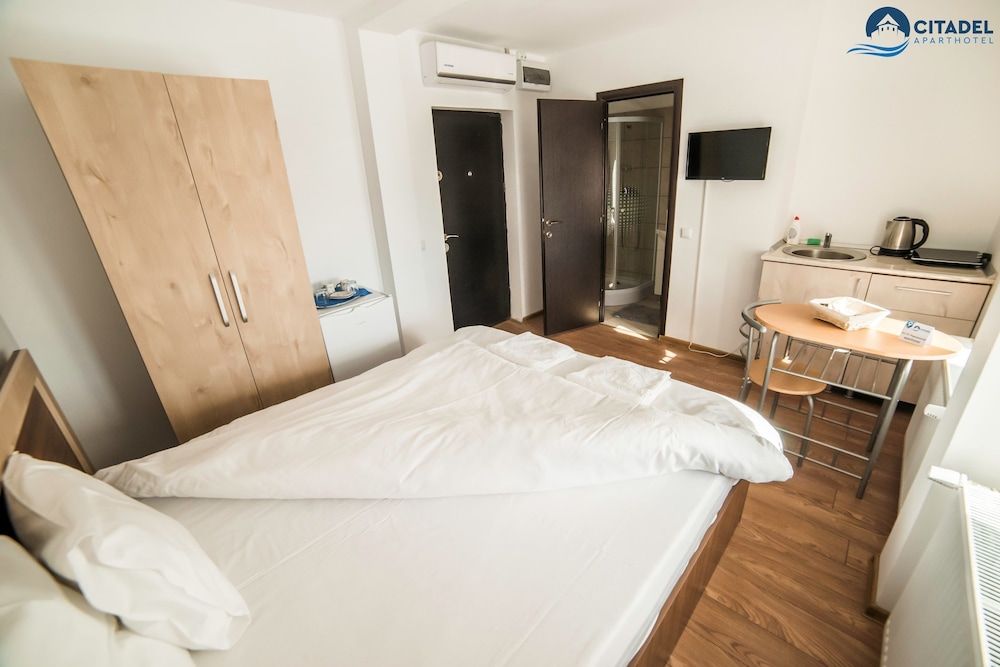 Citadel Aparthotel 3