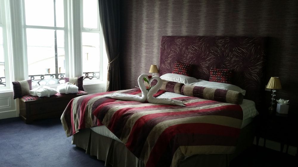 The Salty Dog Hotel & Bistro 2