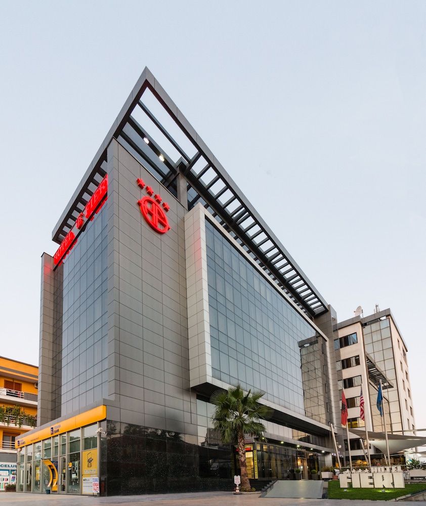 Fieri 3 estrellas en Fier