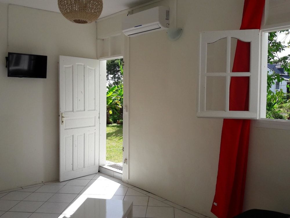 Studio in Trois Rivieres, With Furnished Garden and Wifi - 5 km From the Beach 3
