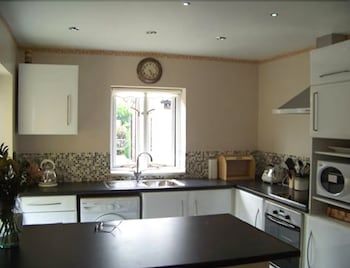 The Old Post Office Cottage 3