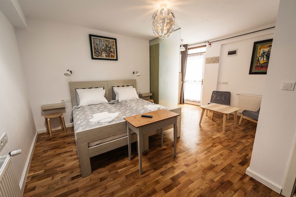 YellowBoot Aparthotel 3