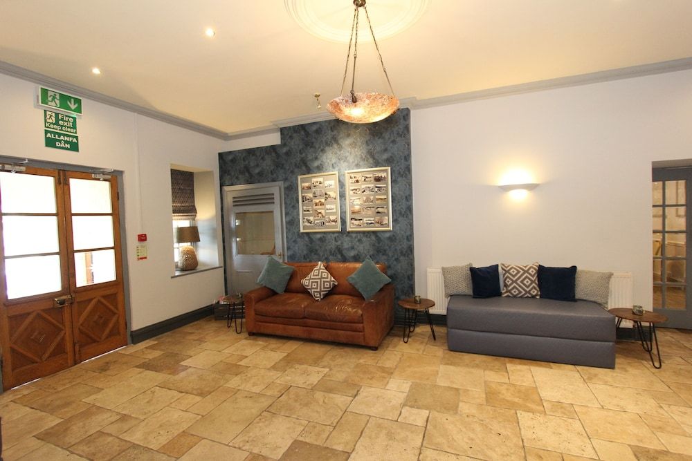 Nanhoron Arms Hotel 2