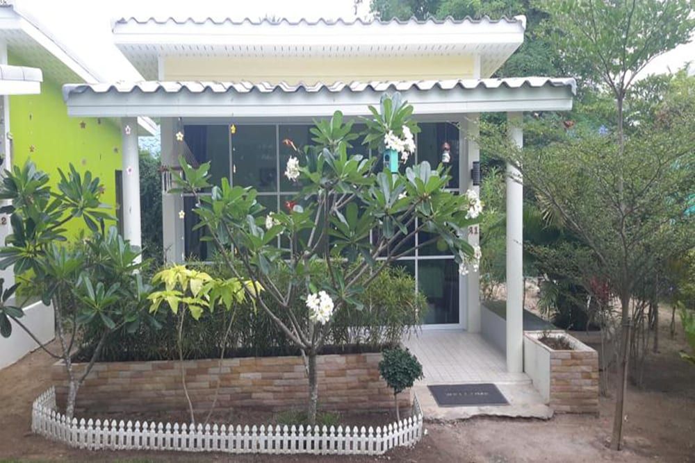 Sports Bar & Resort 2