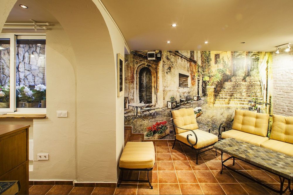 5 Vintage Guest House 2