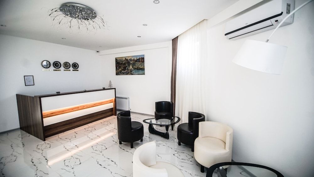 Hotel King Tom 2 Hotel King Tom 2