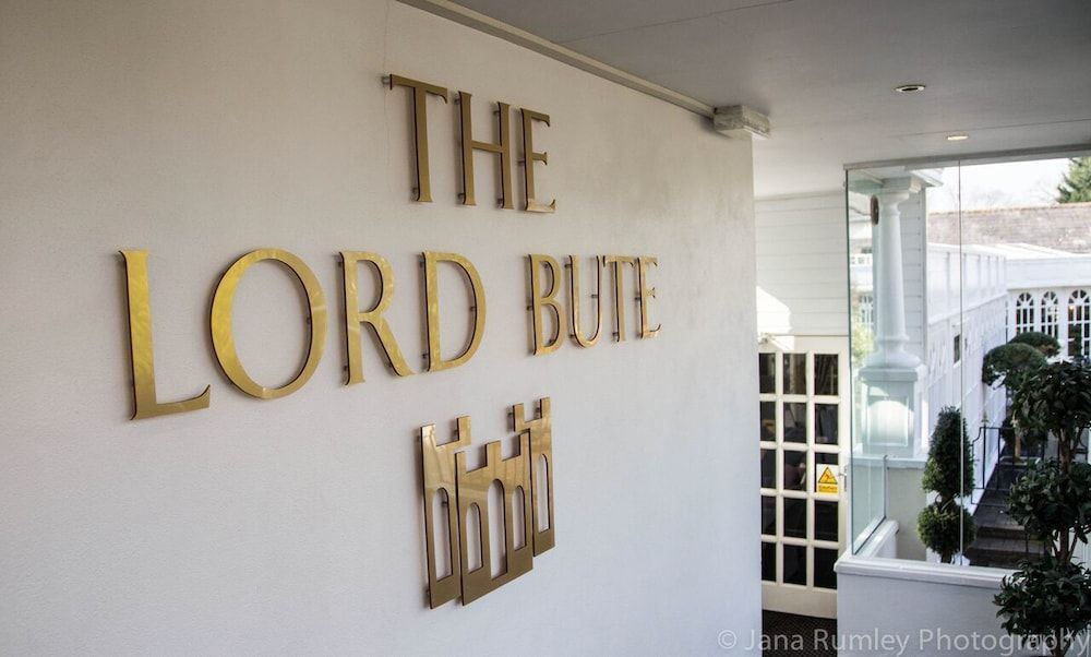 The Lord Bute Hotel & Restaurant 2