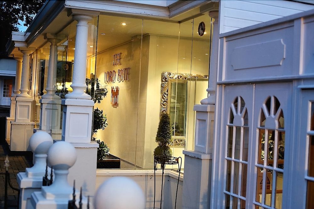 The Lord Bute Hotel & Restaurant 3