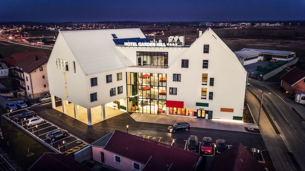 Garden Hill 4 estrelas em Velika Gorica