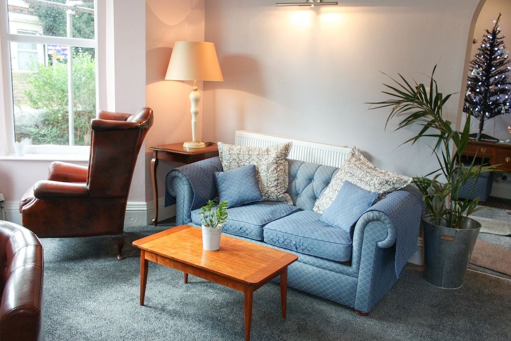 The Linden Leaf Hotel 3