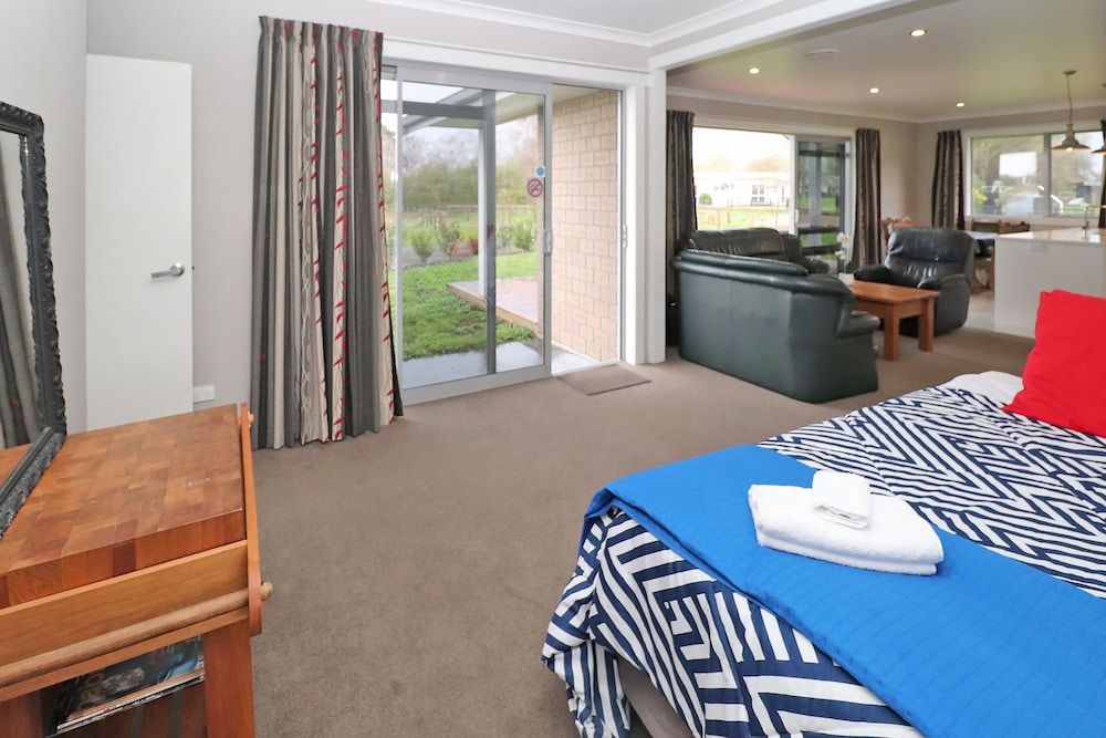 Country Living on Raynes Road 2