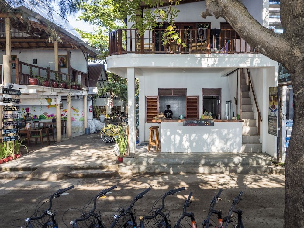 Gili Turtle Beach Resort 2