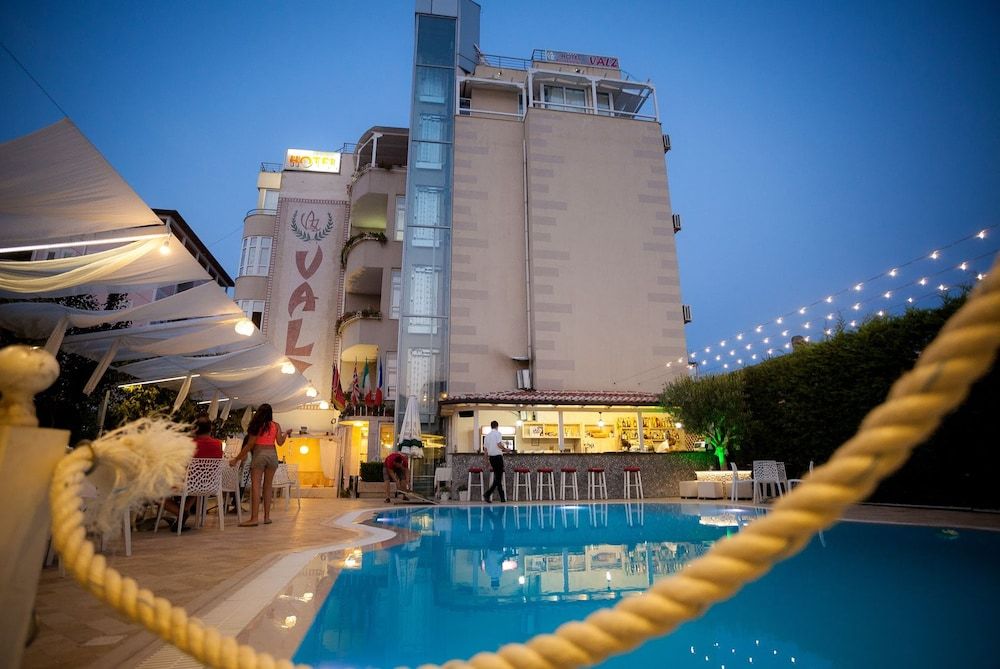 Hotel Valz 4 estrelas em Velipoja