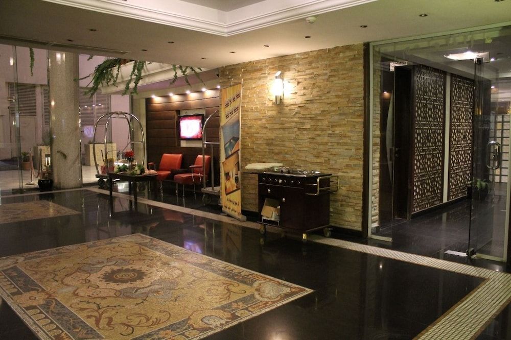 Lazourd Palace Hotel Apartments 2