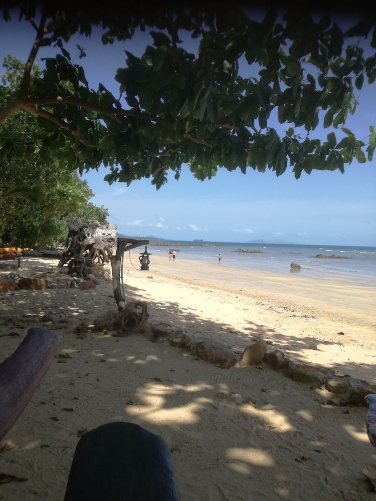 Bonhomie Beach Cottages 1