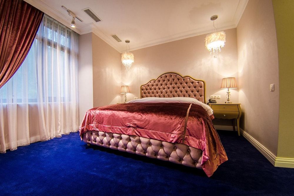 Royal Hotel 3