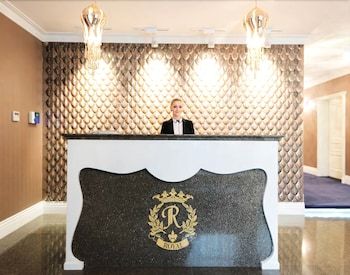 Royal Hotel 2