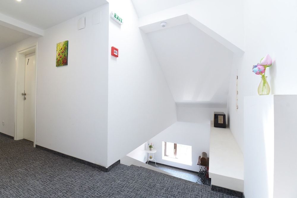 Tia Apartments and Rooms 2