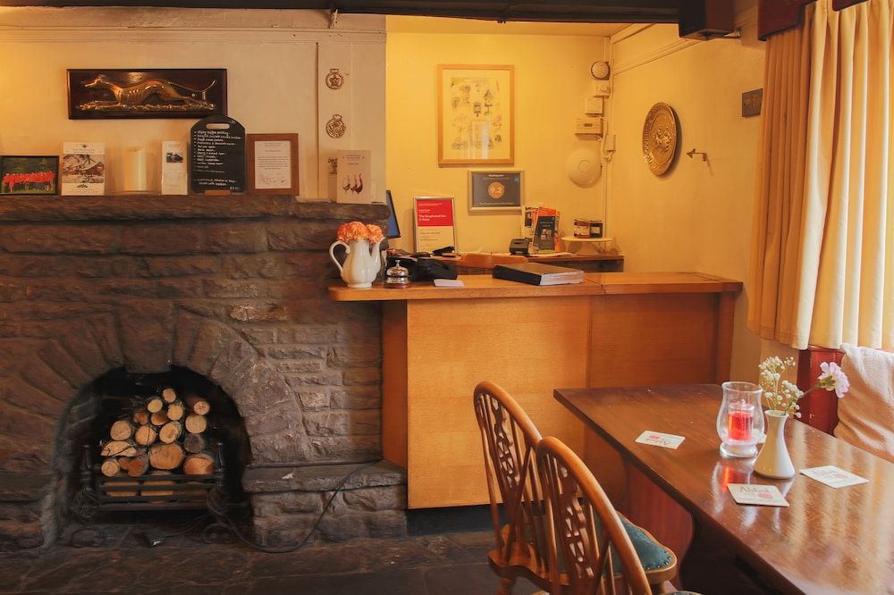 The Greyhound Inn & Hotel 2