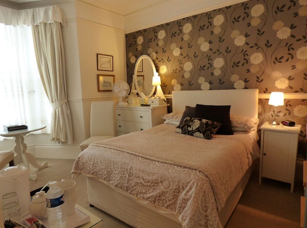 Maison Dieu Guest House