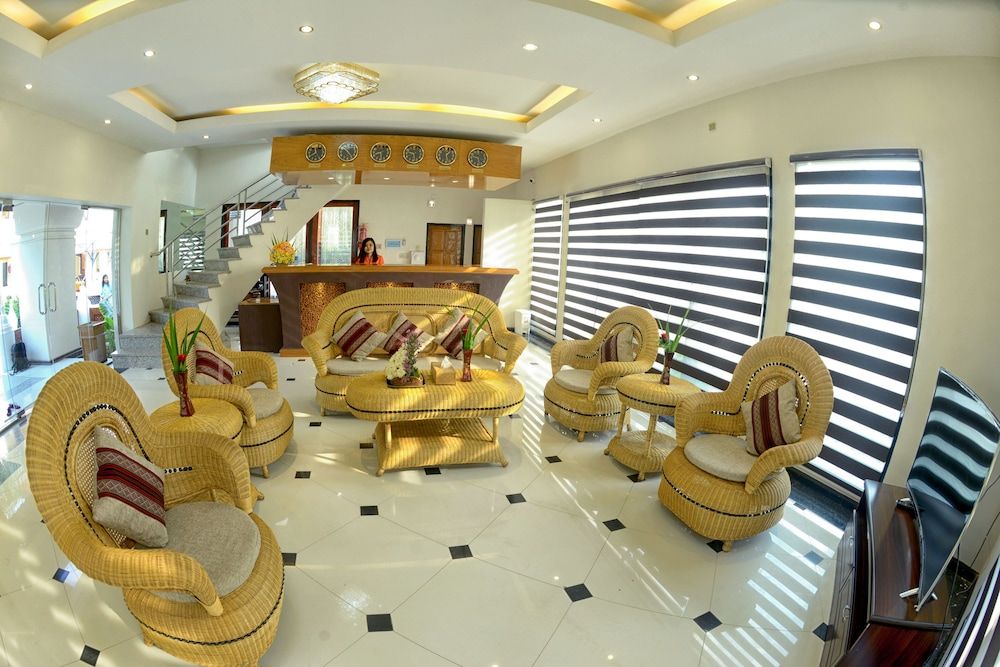 Shwe Taung Tan Hotel Lake View 2