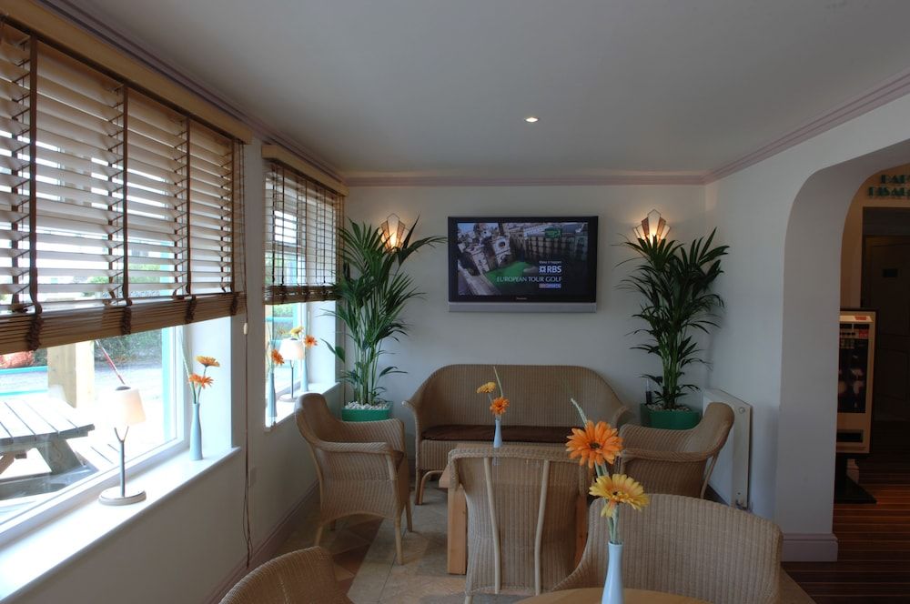 The Waterfront Inn 3