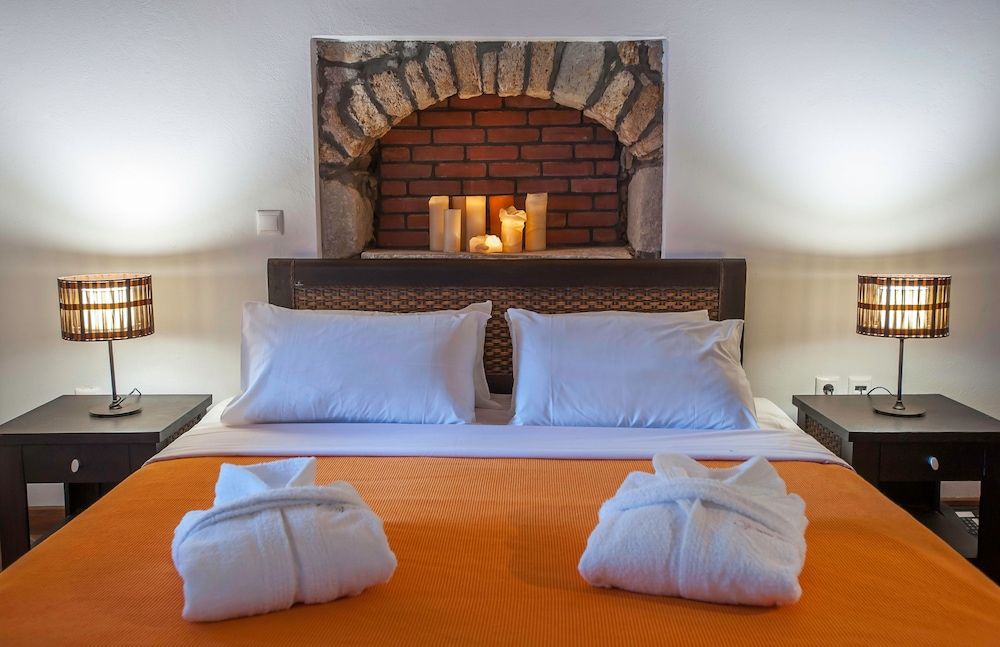 The Varos Residences Hotel 3