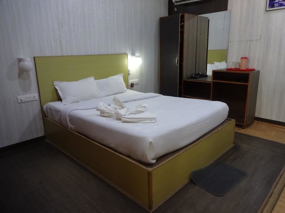 Gold India Beach Resort