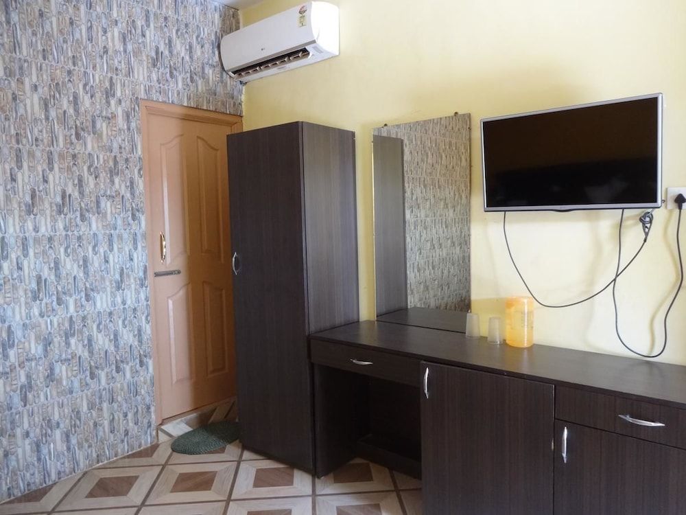 Gold India Beach Resort 3