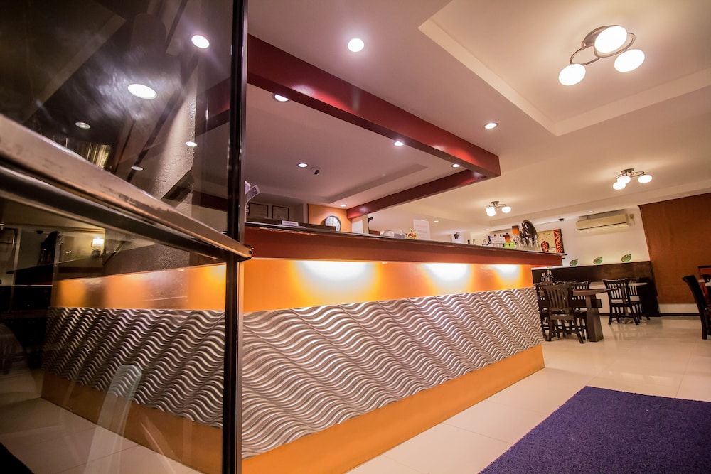 The Red Palm Suites and Restaurant 3