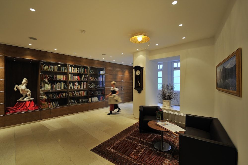 Romantik Residenz (Ferienwohnungen Hotel Im Weissen Rössl) 2