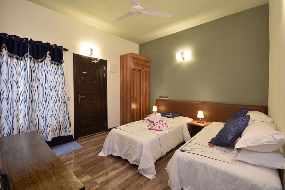 Island Home Ukulhas 3