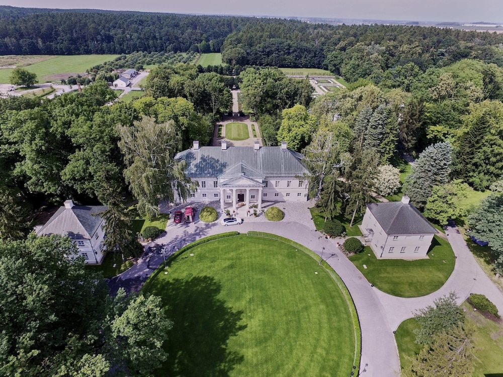 Palac Mala Wies 4 estrelas em Mała Wieś