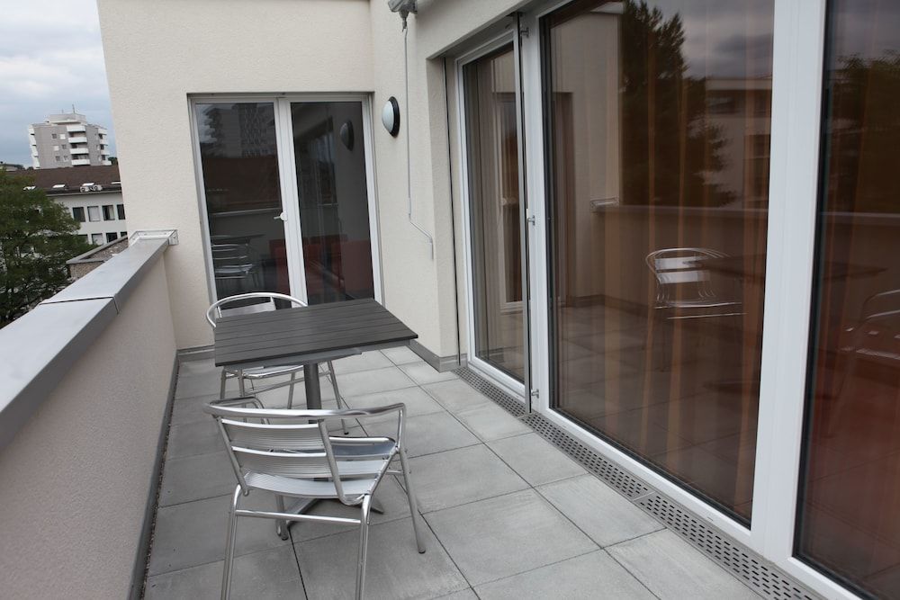 Swiss Star Oerlikon District 1