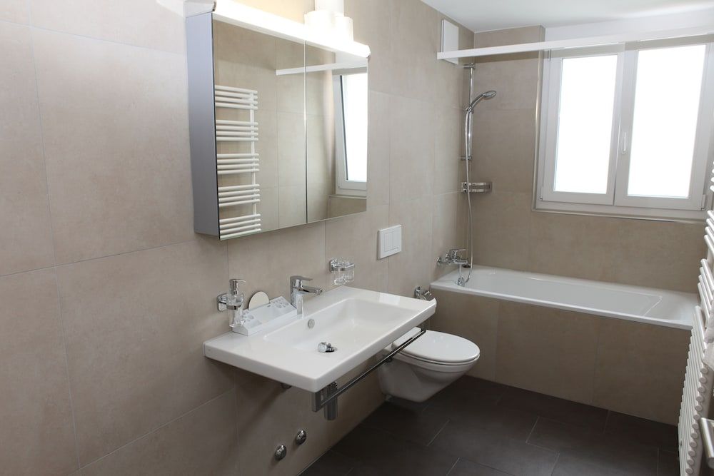 Swiss Star Oerlikon District 3