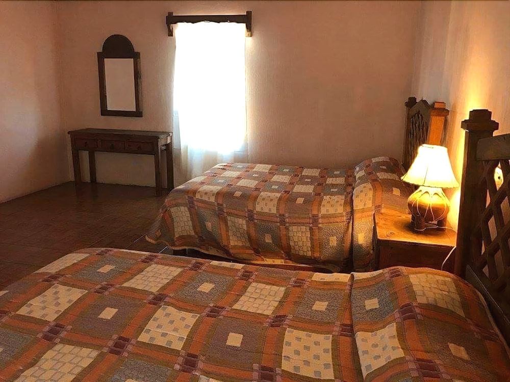 Hotel Puesta del Sol 2