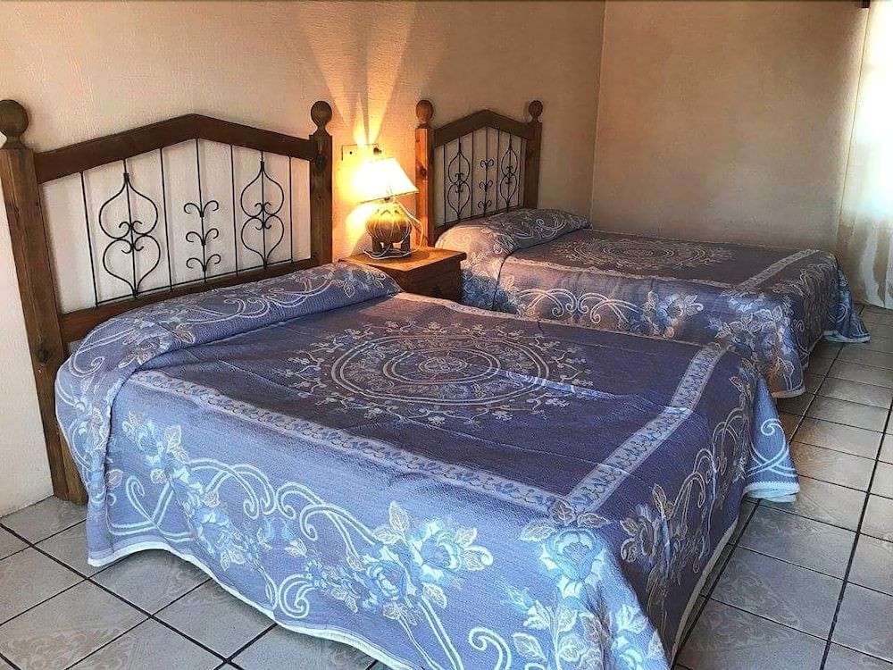 Hotel Puesta del Sol 3