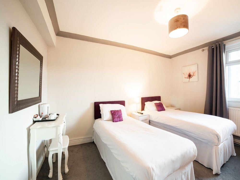 The Waverley Hotel 3