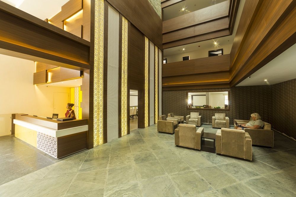 Summit Hampton Hotel 3