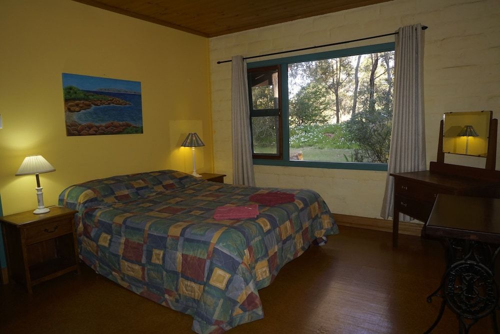 Porongurup Village Inn Cottages 2