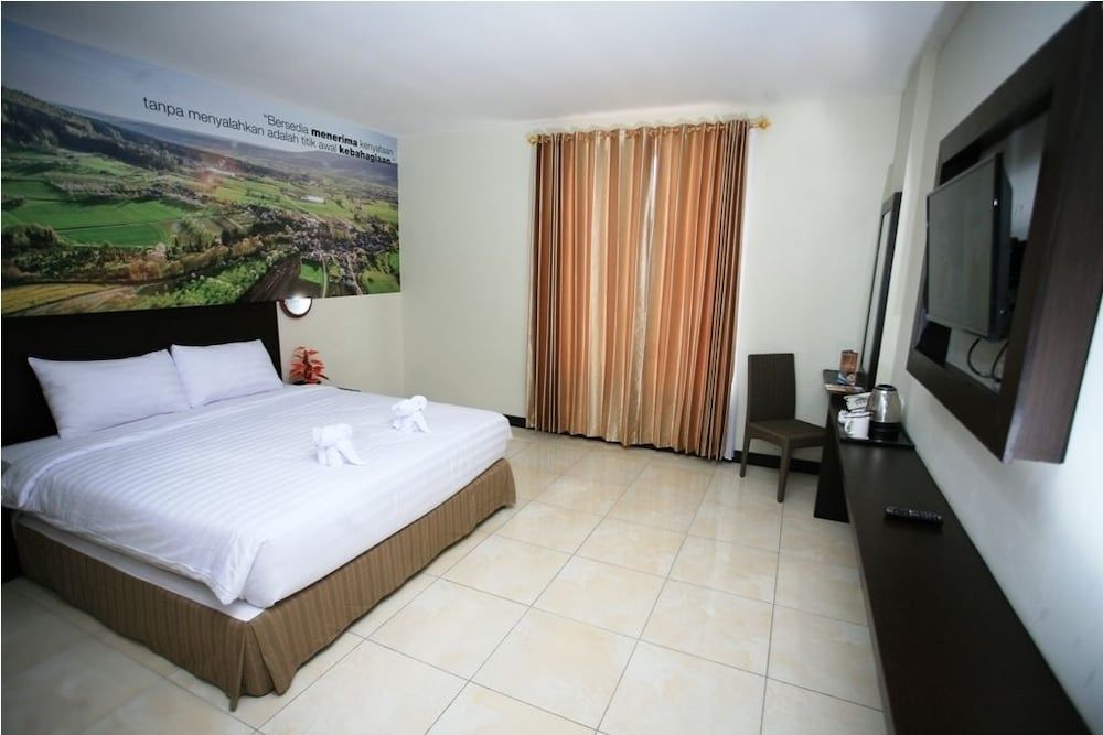 Kyriad Grand Master Purwodadi 3